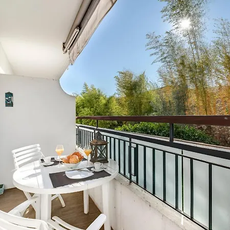 Apartment Sunny With A Romantic Balcony By Easybnb